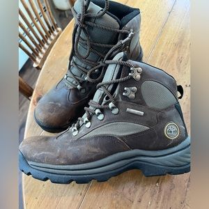 Like new! Worn less than 7 times